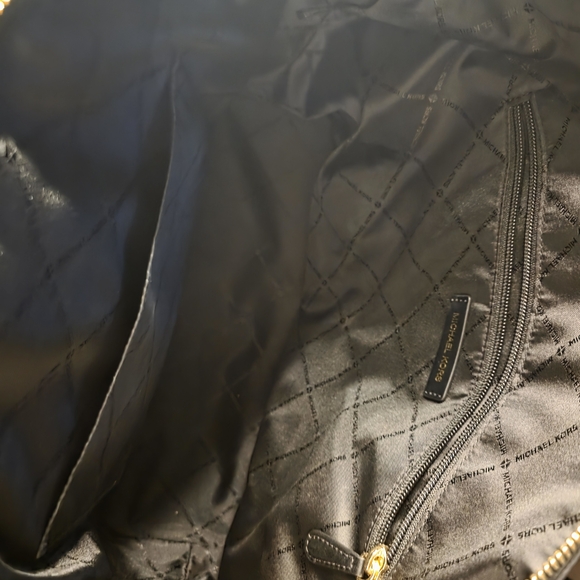 Michael Kors Hyde Black Leather Satchel with Gold Details - Picture 2 of 9